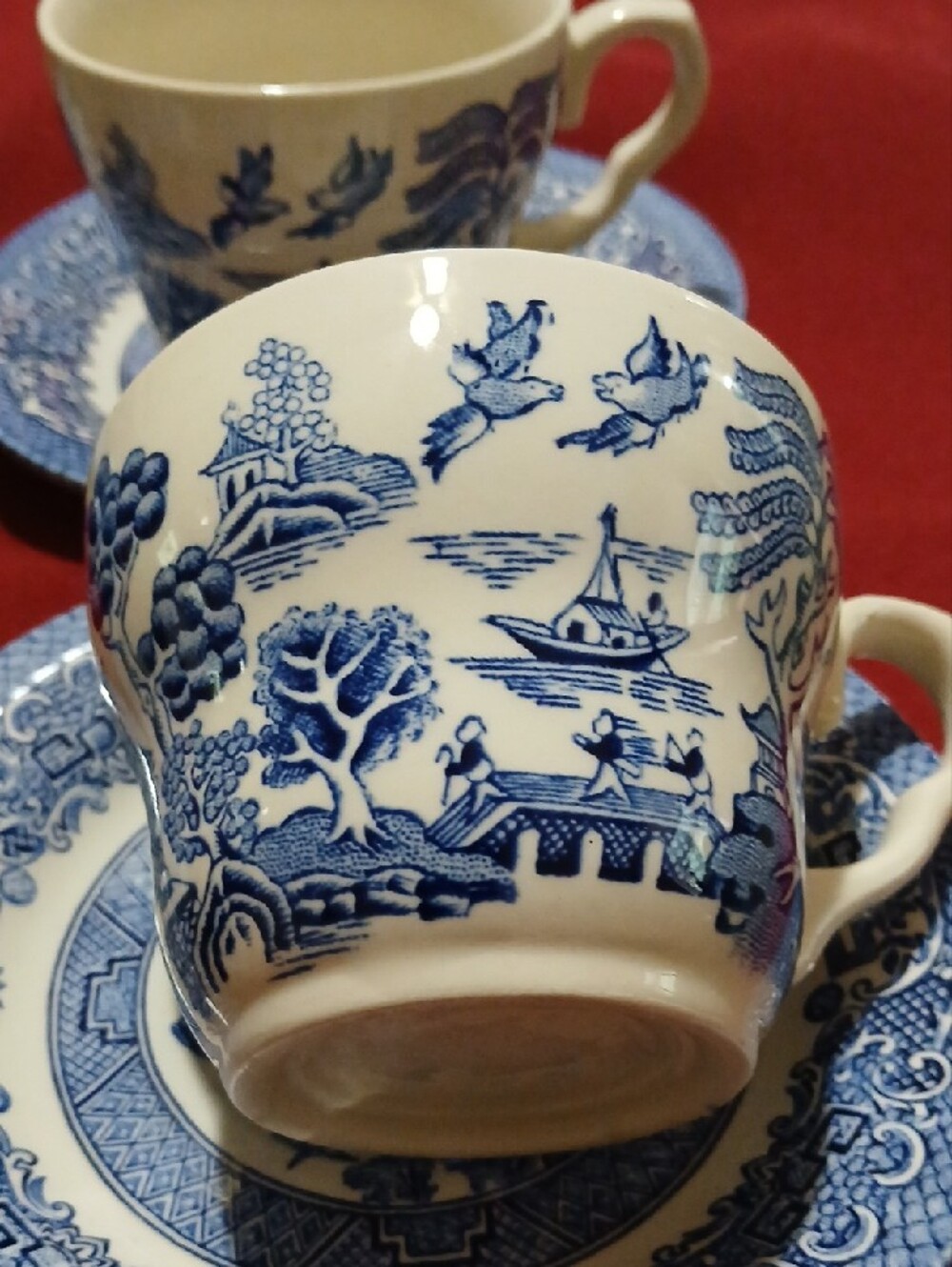 Blue Willow Teacups and Saucers Set of 4 Classic Blue - Picture 5 of 8